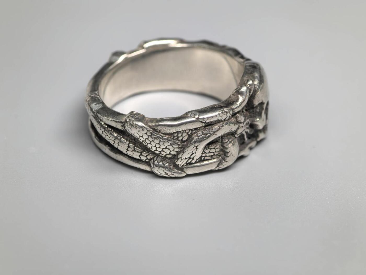 小驴勋章奖章收藏4月11日周六晚六点拍卖（珍爱和平，收藏战争，铭记历史，勿忘国耻，忠党爱国。有偿代拍，送拍规则在简介最后，参拍须阅读规则后再参拍，关系到运费包装发货时效真假辨别等关键信息，拍卖时不再发原图，看大图店主微信码在拍卖店铺介绍里）