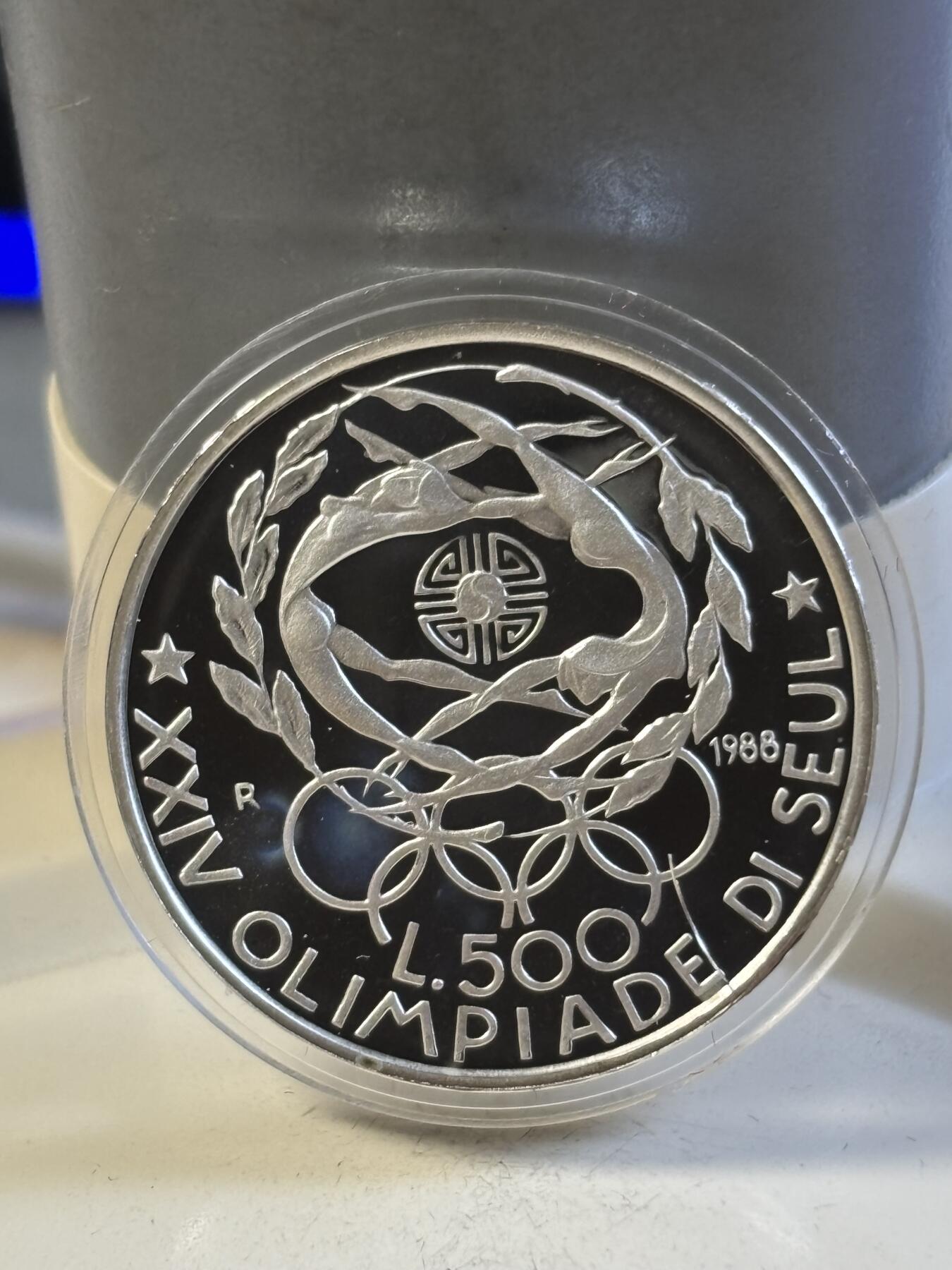 第197期拍卖 意大利1988年第24届汉城奥运会精制纪念银币原包装，835银，