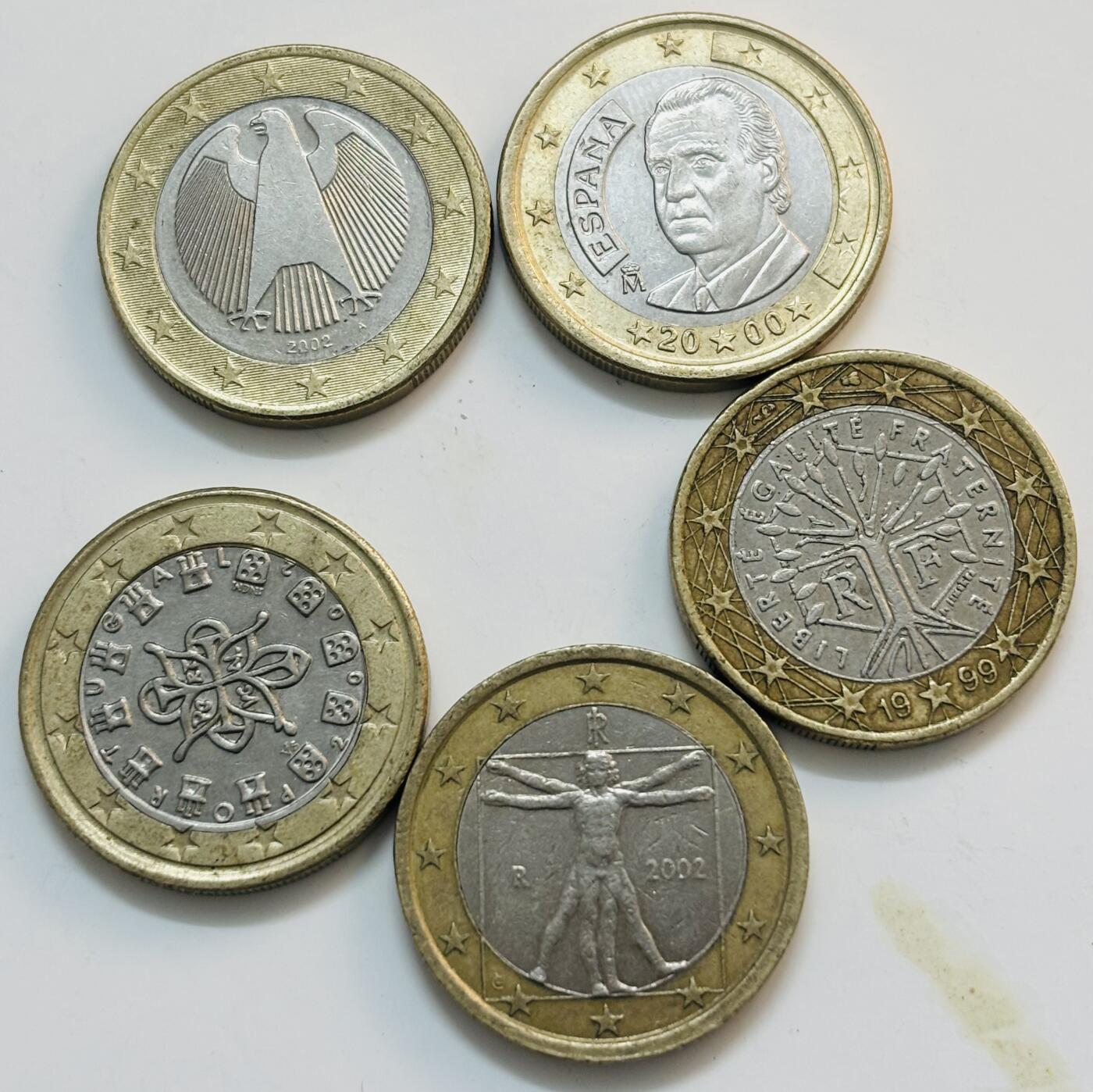 文馨钱币收藏第 299 场，长期接代拍业务 带光好品欧盟 5 国 1 欧元，折合人民币 39.9 元