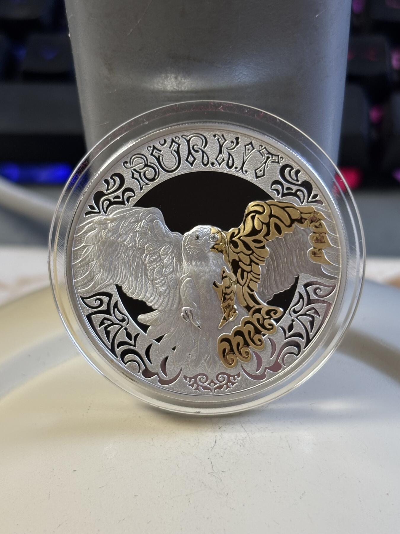 第197期拍卖 哈萨克斯坦2022年草原动物图腾金雕镶钻石镀金银币，925银，放5000枚