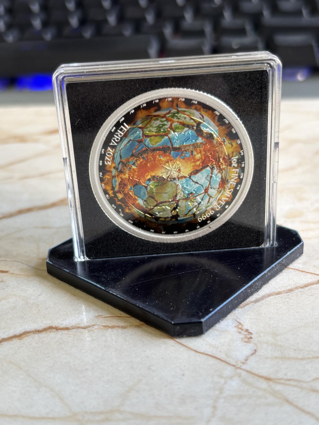 第197期拍卖 纽埃2023年全球变暖燃烧地球系列3彩色1盎司纪念银币，999银，发行100枚，银价584