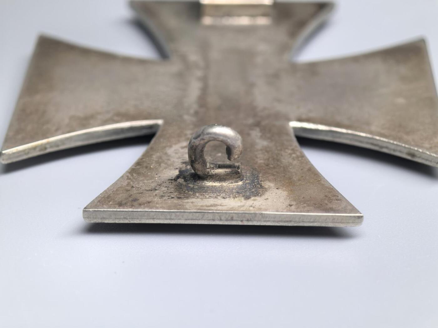 小驴勋章奖章收藏4月11日周六晚六点拍卖（珍爱和平，收藏战争，铭记历史，勿忘国耻，忠党爱国。有偿代拍，送拍规则在简介最后，参拍须阅读规则后再参拍，关系到运费包装发货时效真假辨别等关键信息，拍卖时不再发原图，看大图店主微信码在拍卖店铺介绍里） 德国WWII一级铁十字勋章，RS厂制作