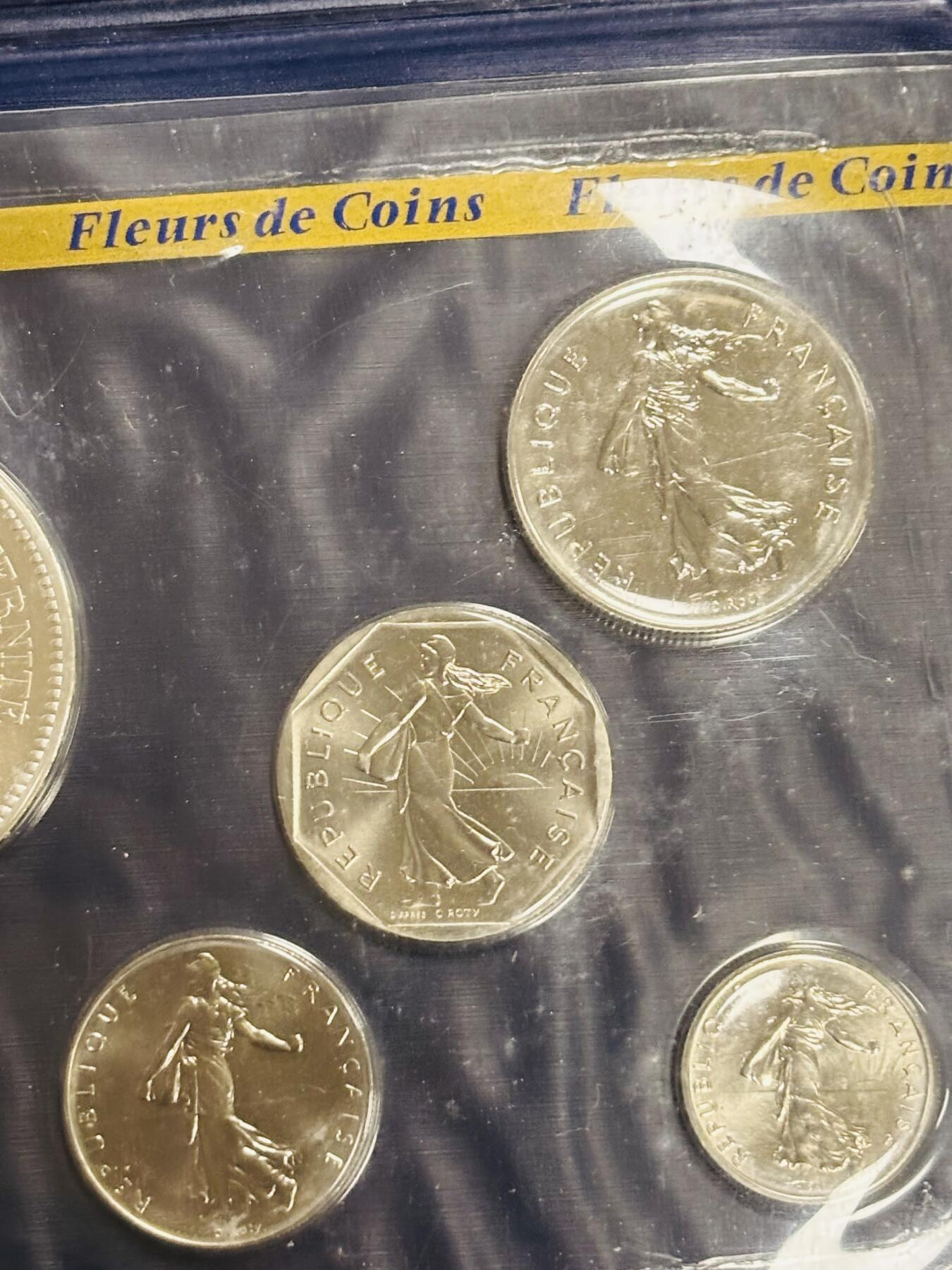 文馨钱币收藏第 299 场，长期接代拍业务 全新法国 1979 年 1 分-50 法郎 10 枚套册，50 法郎大银币 30 克 900 银，收藏一步到位