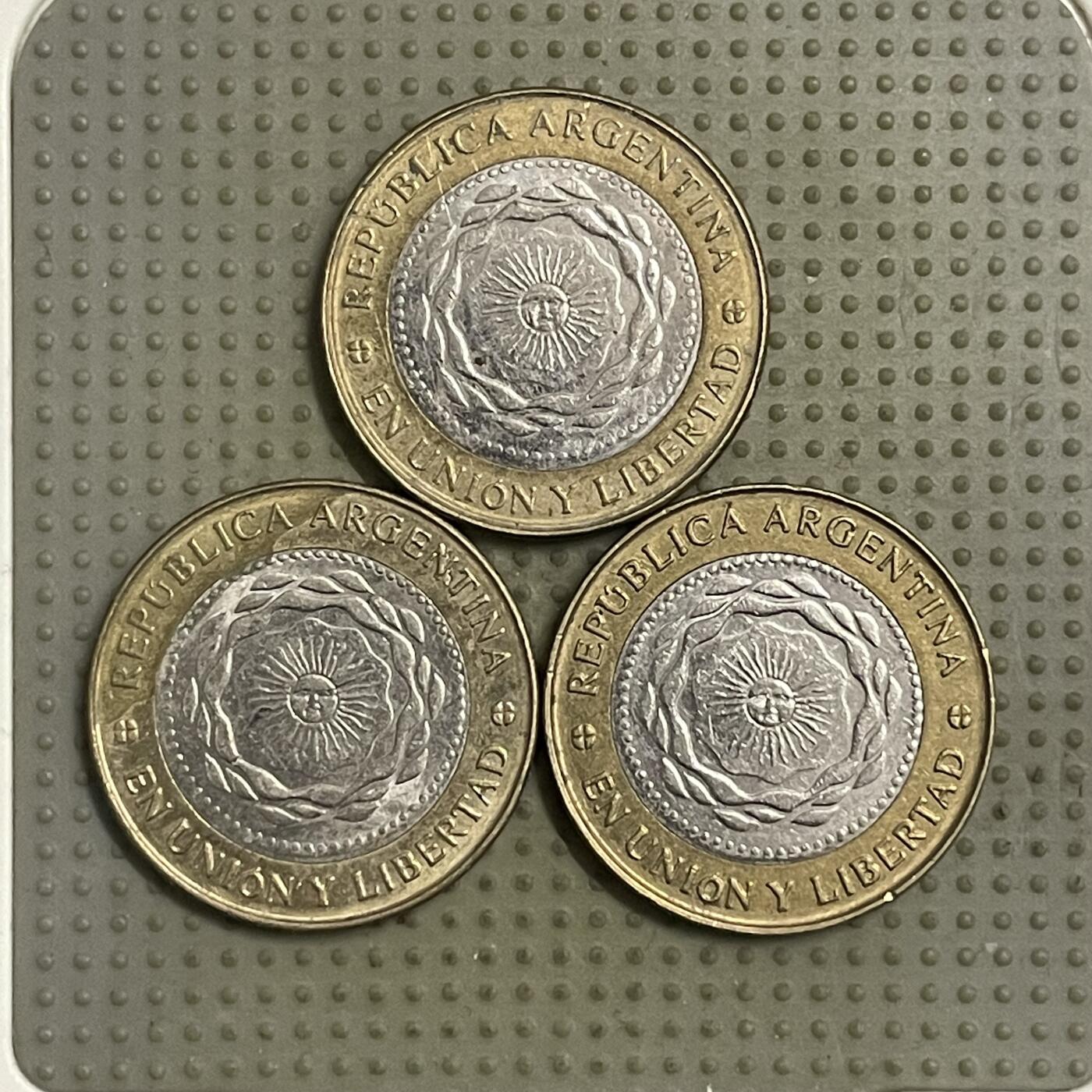 2026年第42场各国散币拍卖（总第192场） 阿根廷2016年2比索3枚