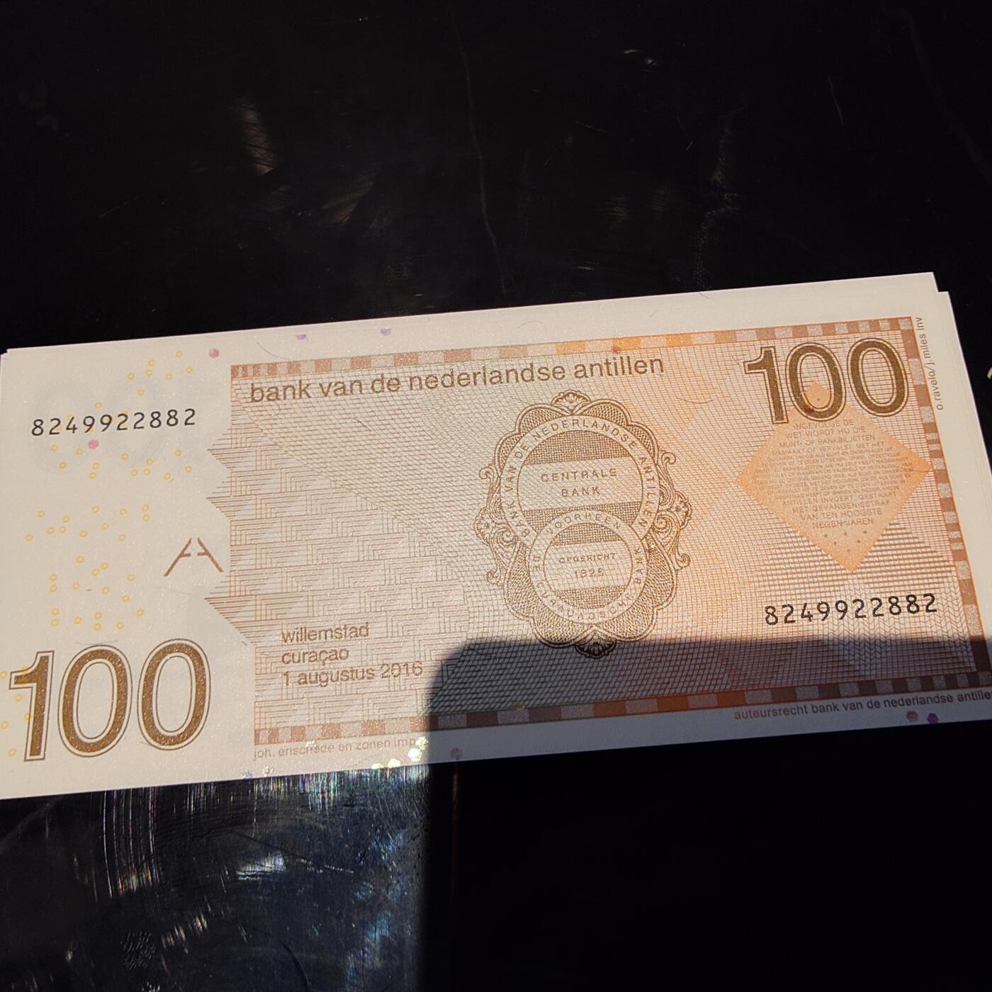 世界钱币～微拍第245期暨2026年第26期  新货卖剩品种部分上架提供选购 2016年荷属安地列斯群岛100盾 全新绝品尾号882
