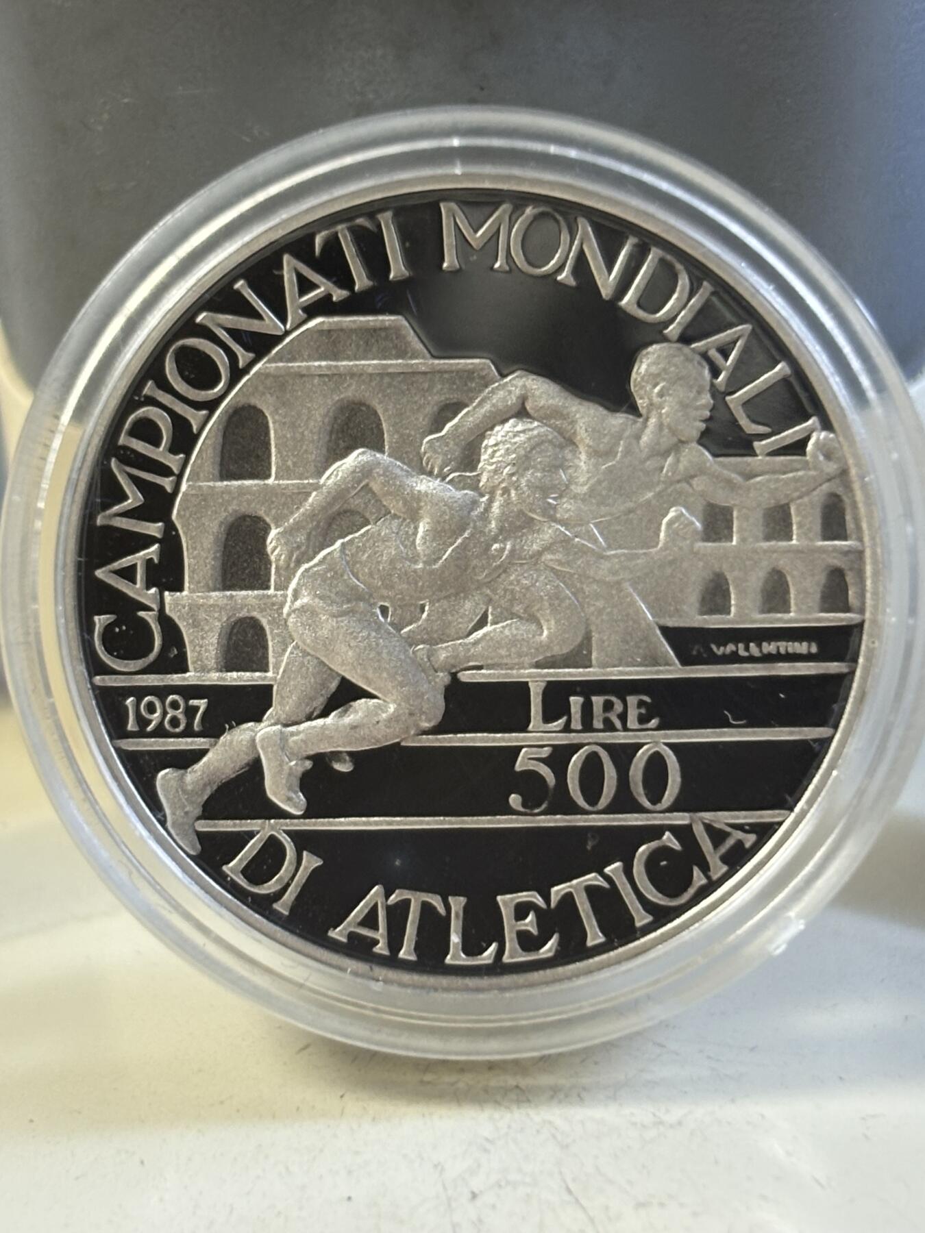 第197期拍卖 意大利1987年世界田径锦标赛罗马站磨砂纪念银币，835银，11克，