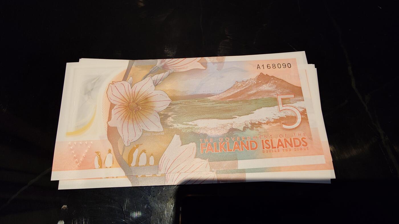 世界钱币～微拍第245期暨2026年第26期  新货卖剩品种部分上架提供选购 2025年福克兰群岛5镑 全新绝品无47倒置号 尾号090