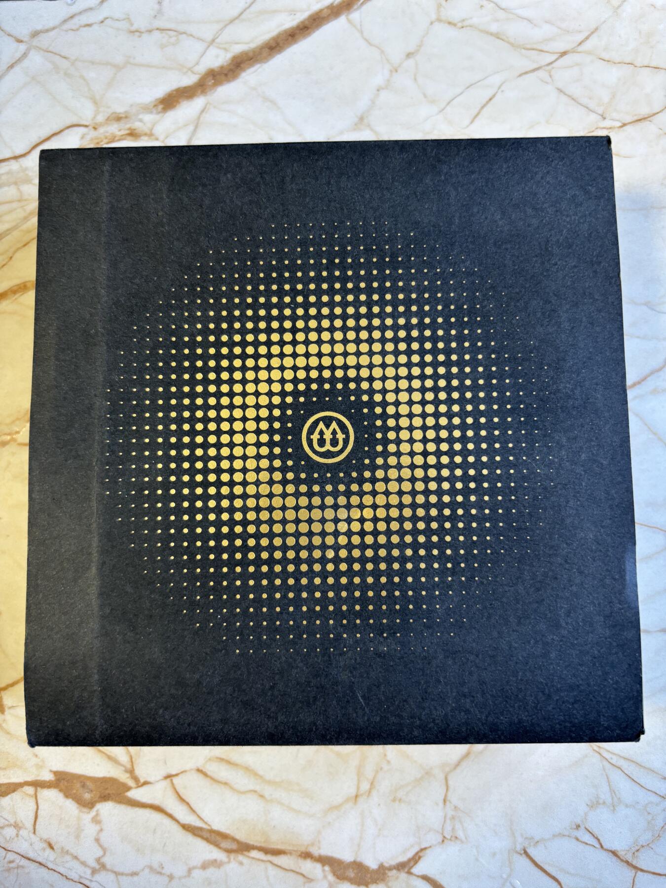 第197期拍卖 喀麦隆2024年自然之美系列阿波罗绢蝶彩色纪念银币，999银，17.5克，发行555枚，有起泡