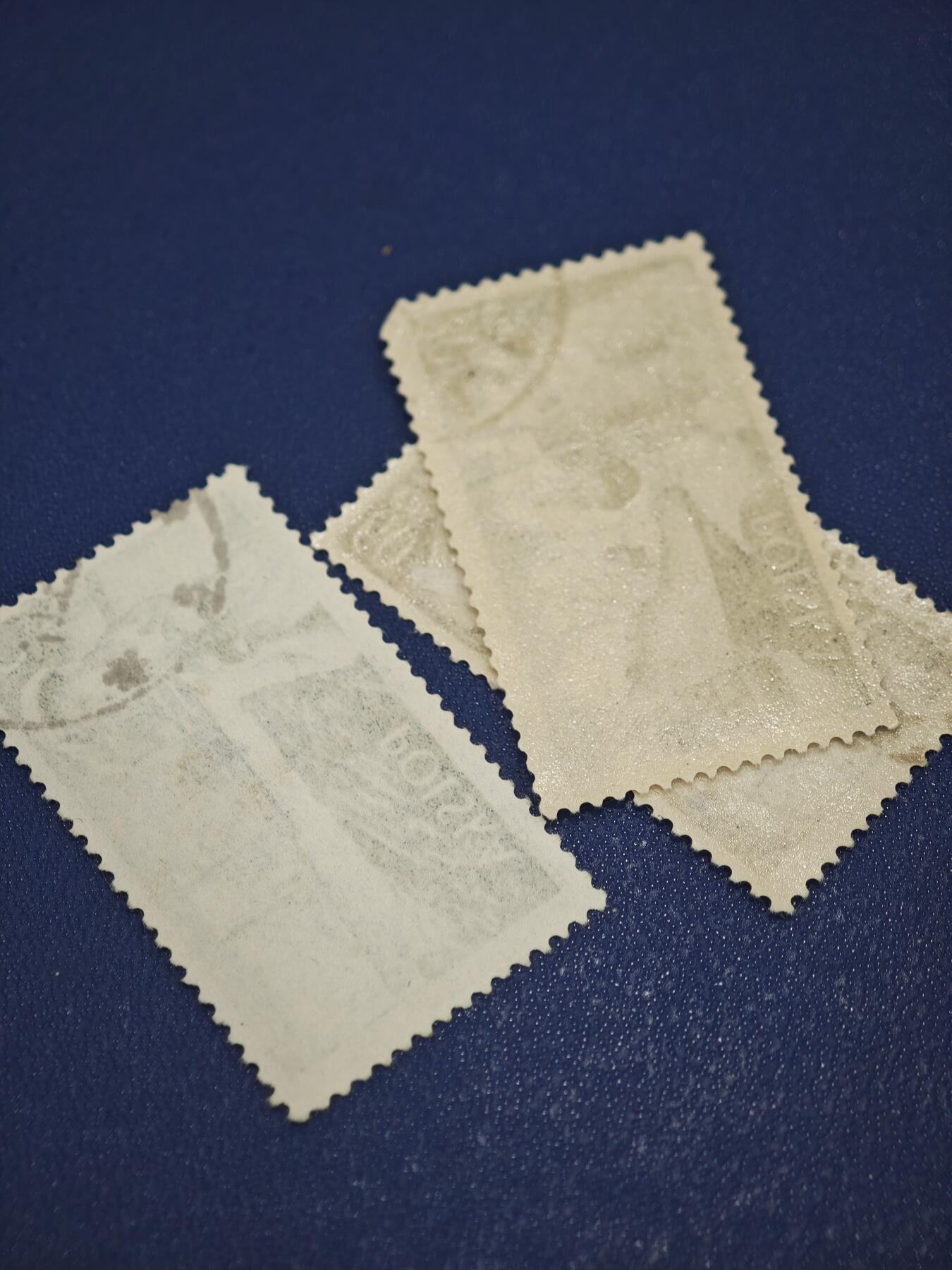 橙子收藏第八期(社会主义国家邮票专场) 一套波兰发行的“波兰海洋与航运”主题雕刻版邮票，是20世纪50-60年代波兰邮政的经典作品，也是展现波兰海洋文化的标志性邮品。邮票以波兰战后重建的航运业为主题，采用高精度雕刻版印刷，细节丰富，是波兰雕刻邮票的代表作之一