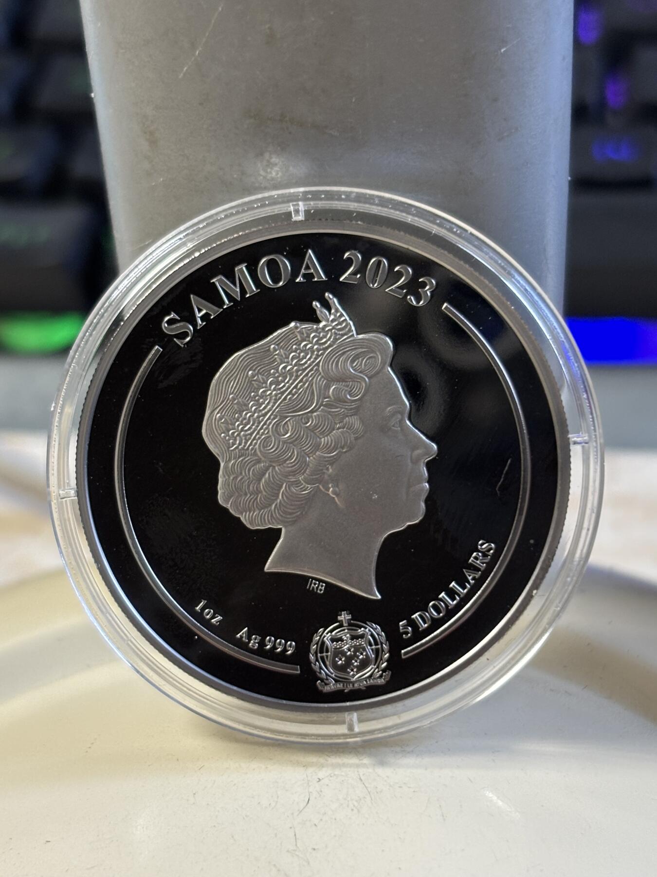 第197期拍卖 萨摩亚2023年指环王系列阿苟纳斯巨像镀金纪念银币，999银镀金，1盎司，发行1499枚，有氧化