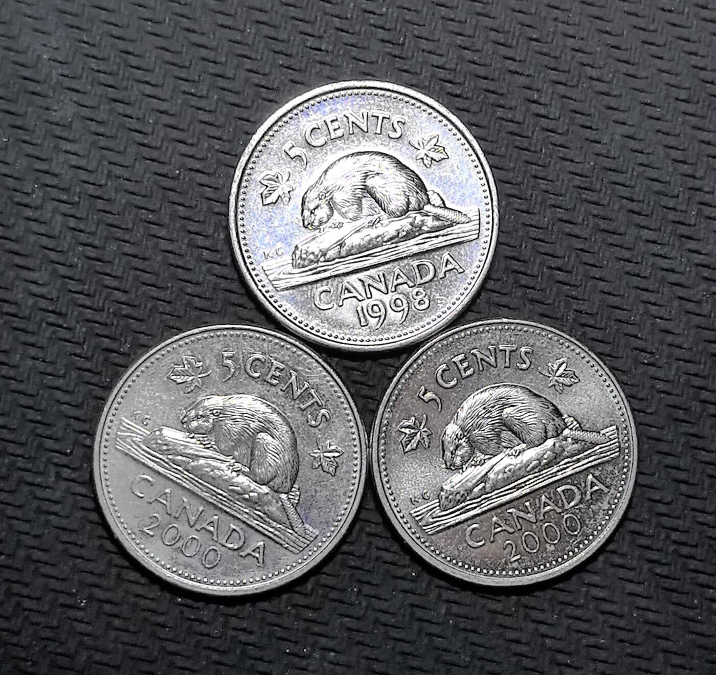 外国优质老铜币纪念币银币专场，周六晚上九点倒数截拍，满百包邮，周日发货,可寄存半年，喜欢朋友微信扫描二维码可直接参拍 加拿大币3枚