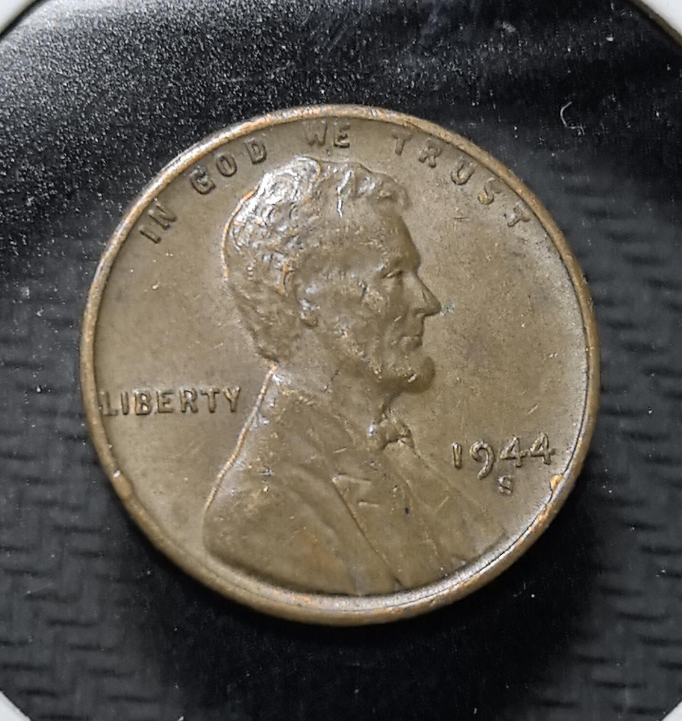 外国优质老铜币纪念币银币专场，周六晚上九点倒数截拍，满百包邮，周日发货,可寄存半年，喜欢朋友微信扫描二维码可直接参拍