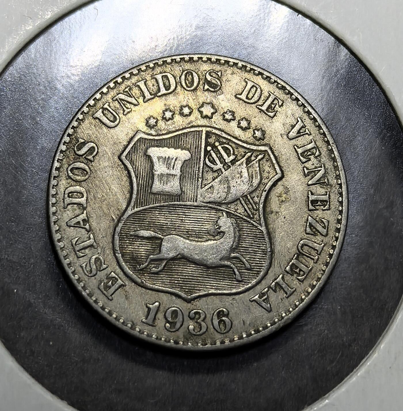 外国优质老铜币纪念币银币专场，周六晚上九点倒数截拍，满百包邮，周日发货,可寄存半年，喜欢朋友微信扫描二维码可直接参拍 委内瑞拉1936年5分镍币，铸于委内瑞拉共和国时期，以国徽为设计，是玻利瓦尔货币体系下的流通辅币，见证委内瑞拉近代货币体系与南美国家发展历程。