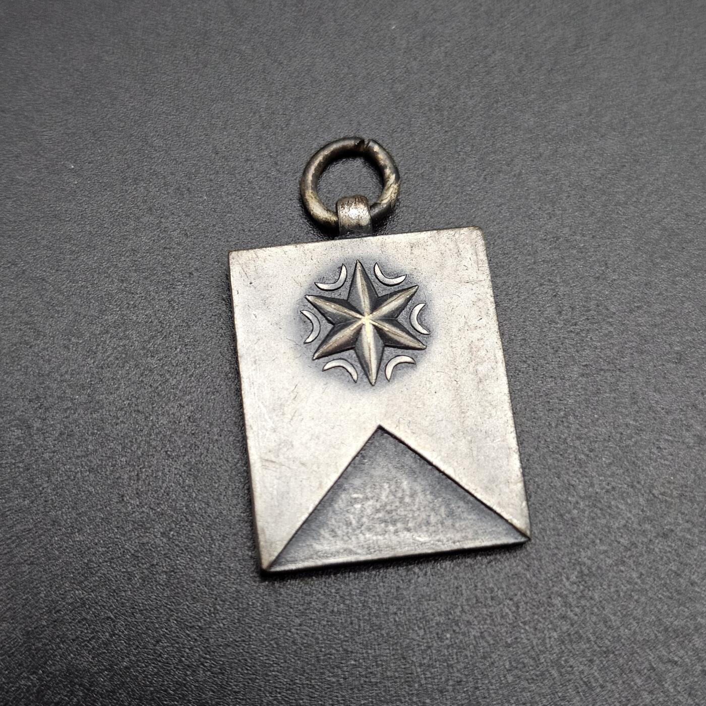 0元起拍勋章 第345期 咸鱼国勋章拍卖专场 4月12日（周日）下午6：00开始