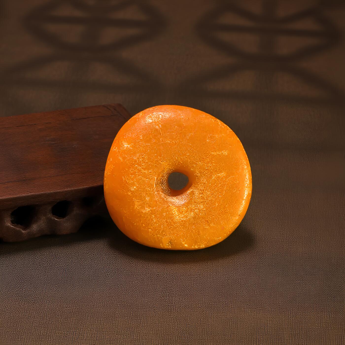 碧月说宝 君子怀瑾·当代和田玉清风专场(八) 超美风化纹西亚古董老蜜蜡饼子