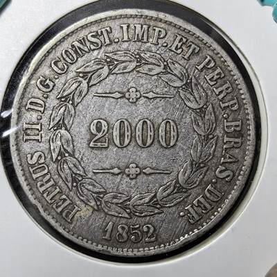 外国优质老铜币纪念币银币专场，周六晚上九点倒数截拍，满百包邮，周日发货,可寄存半年，喜欢朋友微信扫描二维码可直接参拍 - 巴西帝国佩德罗二世1852年2000瑞斯银币，铸于里约热内卢，是佩德罗二世亲政后货币改革产物，见证巴西帝国早期现代化与南美强国崛起的历史。