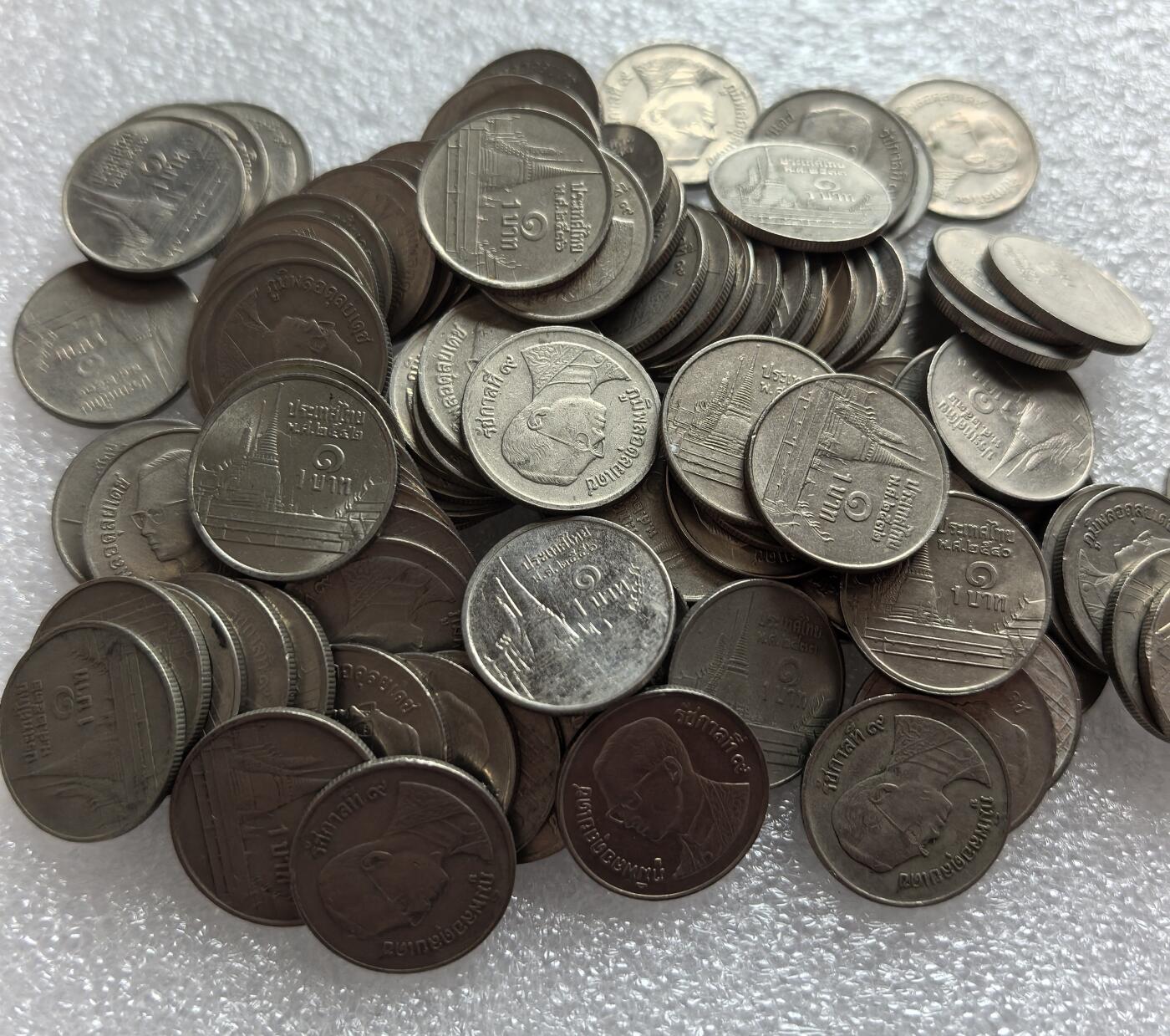 外国优质银币克朗币纪念章，每周六晚九点倒数截拍，满百包邮可寄存，持续收拍