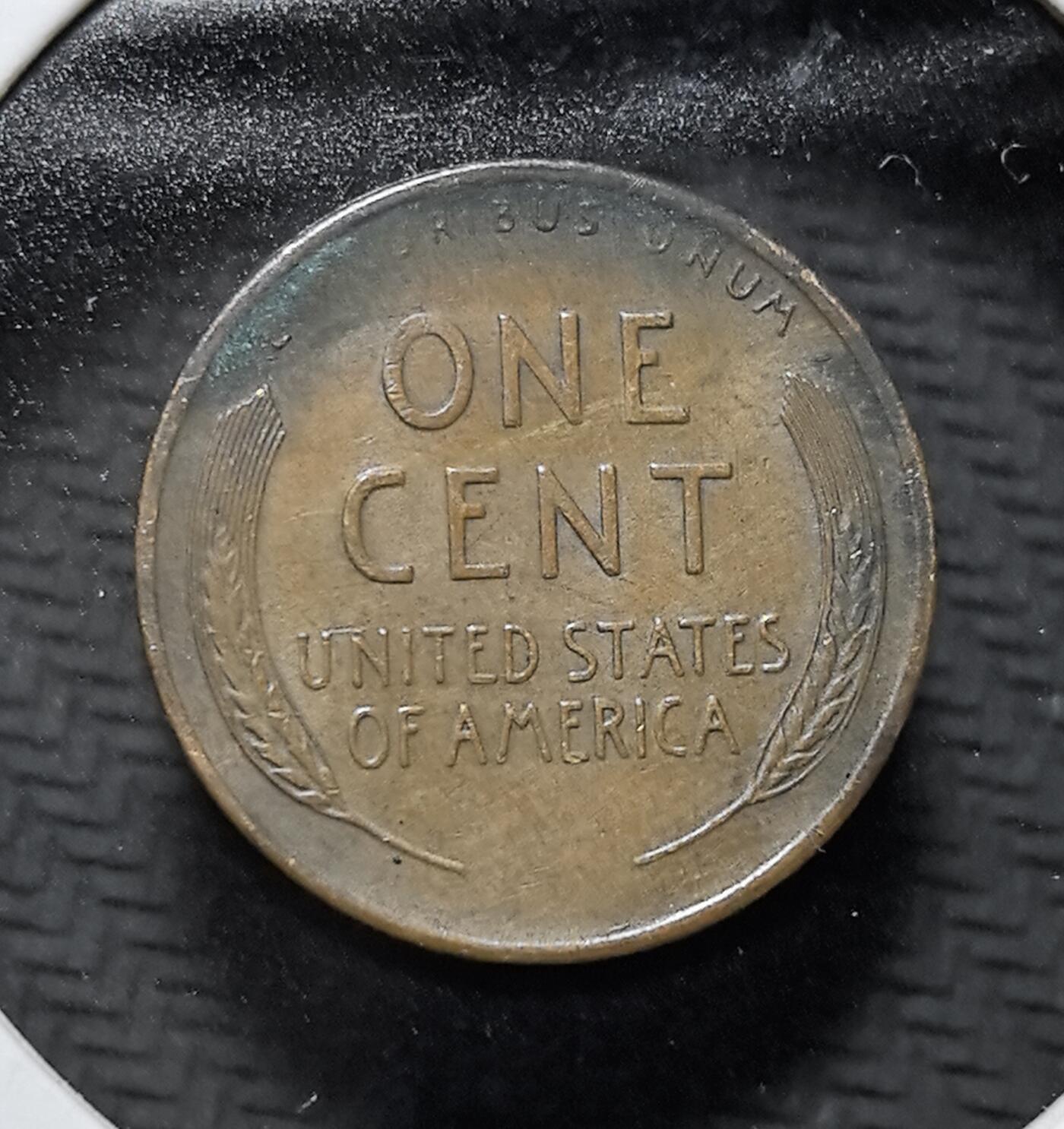 外国优质老铜币纪念币银币专场，周六晚上九点倒数截拍，满百包邮，周日发货,可寄存半年，喜欢朋友微信扫描二维码可直接参拍