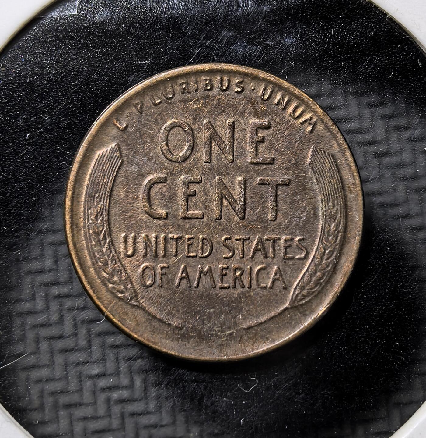 外国优质老铜币纪念币银币专场，周六晚上九点倒数截拍，满百包邮，周日发货,可寄存半年，喜欢朋友微信扫描二维码可直接参拍