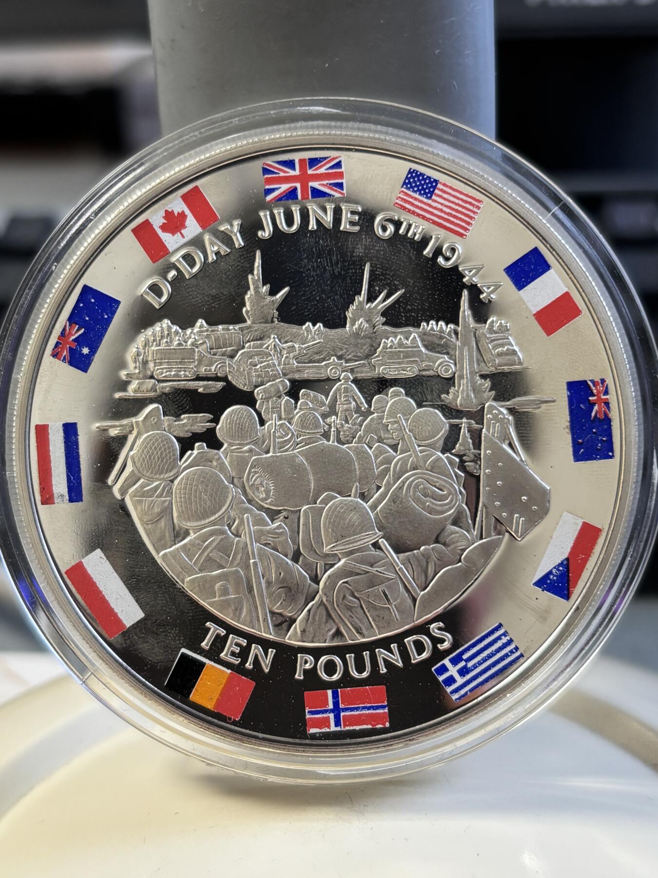 第197期拍卖 直布罗陀2004年诺曼底登陆60周年彩色5盎司银币，925银，发行950枚，有瑕疵