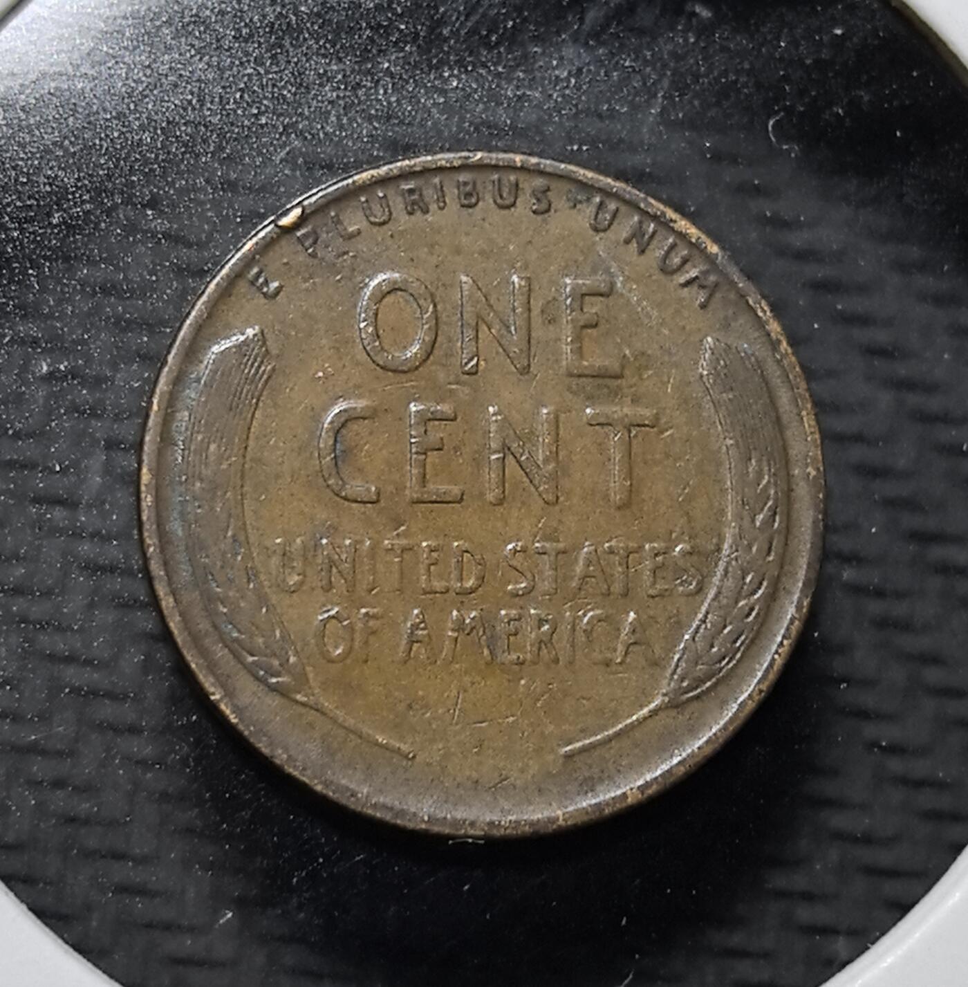 外国优质老铜币纪念币银币专场，周六晚上九点倒数截拍，满百包邮，周日发货,可寄存半年，喜欢朋友微信扫描二维码可直接参拍