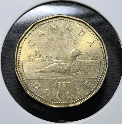 外国优质老铜币纪念币银币专场，周六晚上九点倒数截拍，满百包邮，周日发货,可寄存半年，喜欢朋友微信扫描二维码可直接参拍 - 加拿大1987年潜鸟币。正面为伊丽莎白二世像，背面是北美潜鸟，该币取代纸币成为加拿大主要流通硬币，象征该国自然与野生动物保护特色。