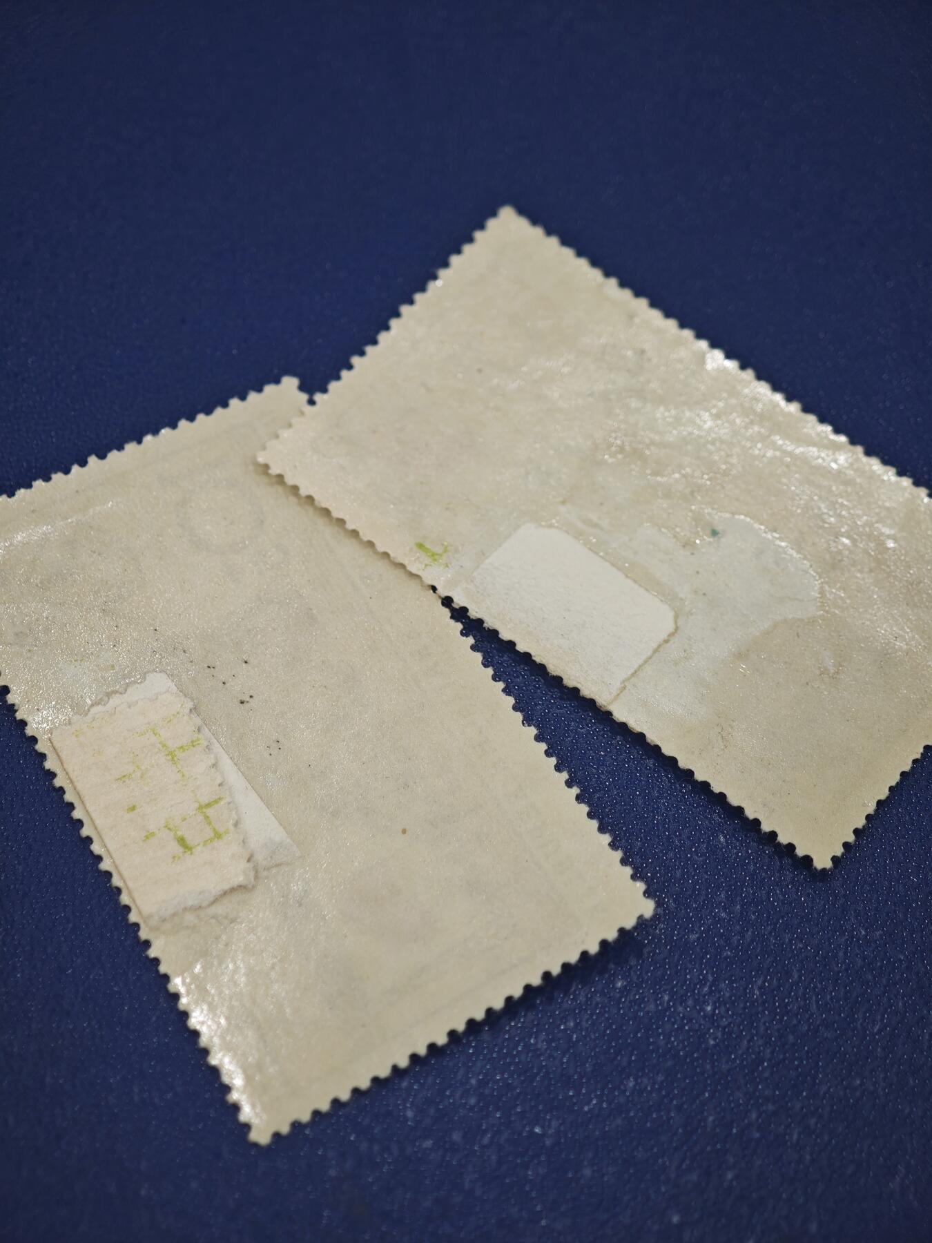 橙子收藏第八期(社会主义国家邮票专场) 东德1959年 FDGB工会度假邮轮主题邮票    这两枚是德意志民主共和国（东德）于1959年发行的附捐邮票，主题围绕德国自由工会联盟（FDGB）为工人建造的度假邮轮项目，是东德福利政策与工业宣传的典型邮品。