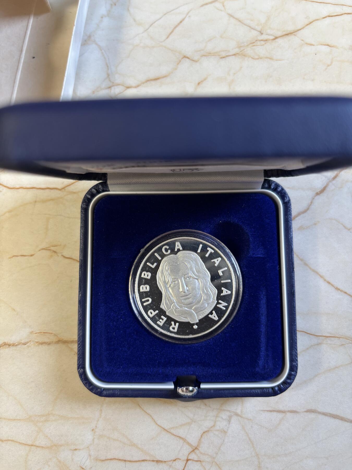 第197期拍卖 意大利2008年电影明星安娜马格纳尼精制纪念银币，925银，18克，发行9000枚，