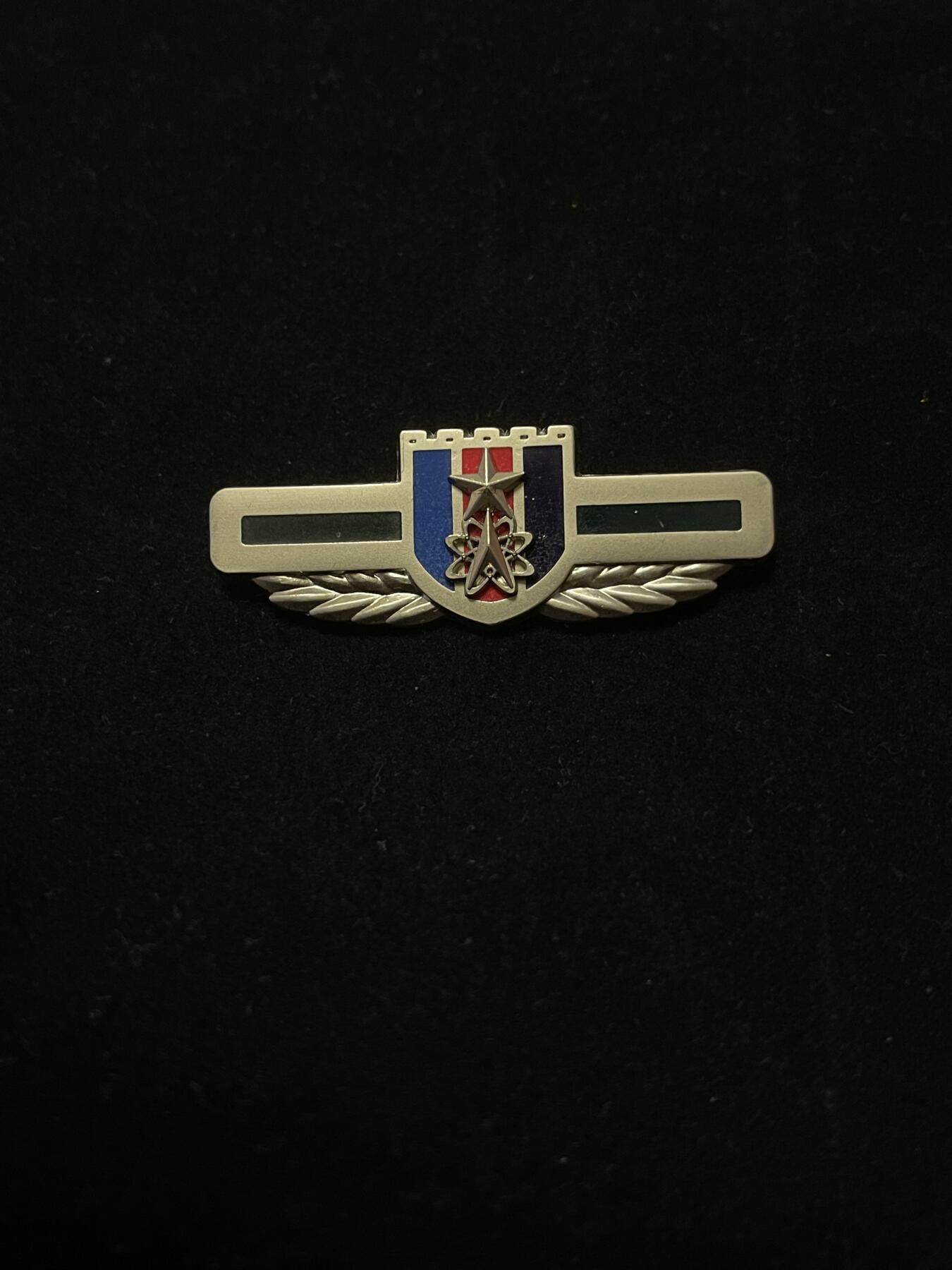 专场 Su 一07胸标