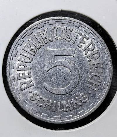 外国优质老铜币纪念币银币专场，周六晚上九点倒数截拍，满百包邮，周日发货,可寄存半年，喜欢朋友微信扫描二维码可直接参拍 - 奥地利共和国1952年5先令，正面为奥地利联邦鹰徽，背面铸面值与国名，是二战后奥地利第二共和国的流通币，见证奥地利战后重建与货币体系恢复。