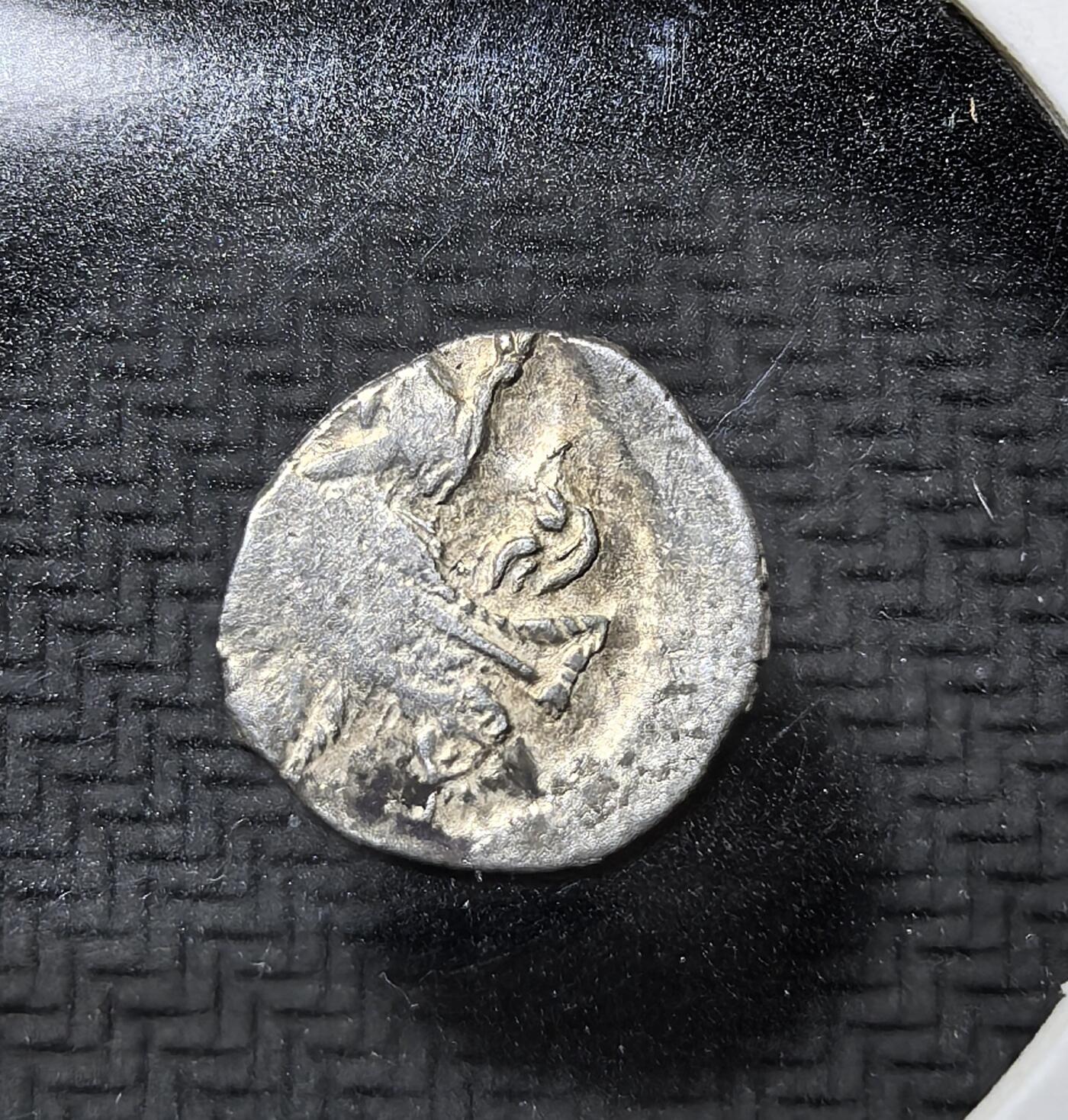 外国优质老铜币纪念币银币专场，周六晚上九点倒数截拍，满百包邮，周日发货,可寄存半年，喜欢朋友微信扫描二维码可直接参拍