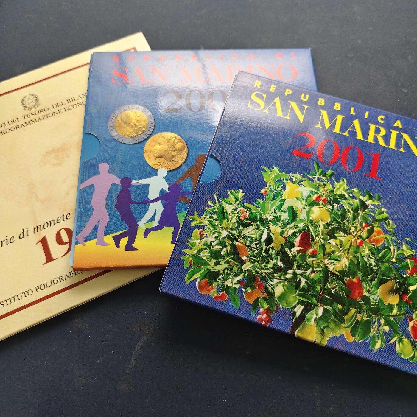 【全场包邮】纯粹捡漏拍521场 意大利+圣马力诺官方封装套币3套一组-意大利1999年10枚套（无银币）+圣马力诺2000年7枚套（无银币）+圣马力诺2001年7枚套币（无银币）