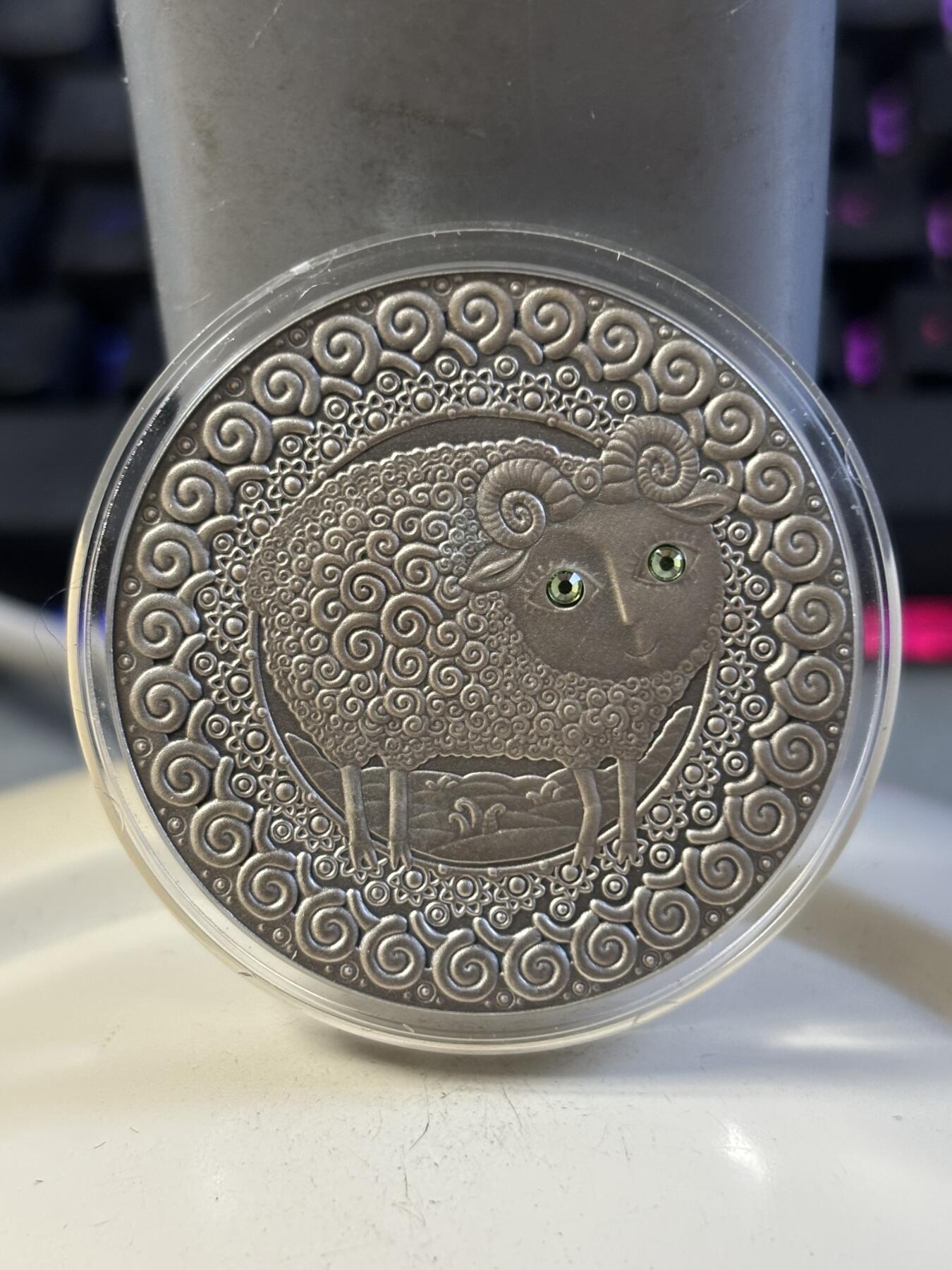 第197期拍卖 白俄罗斯2009年发行星座系列白羊座镶水晶仿古银币，925银，28.28克，银价491