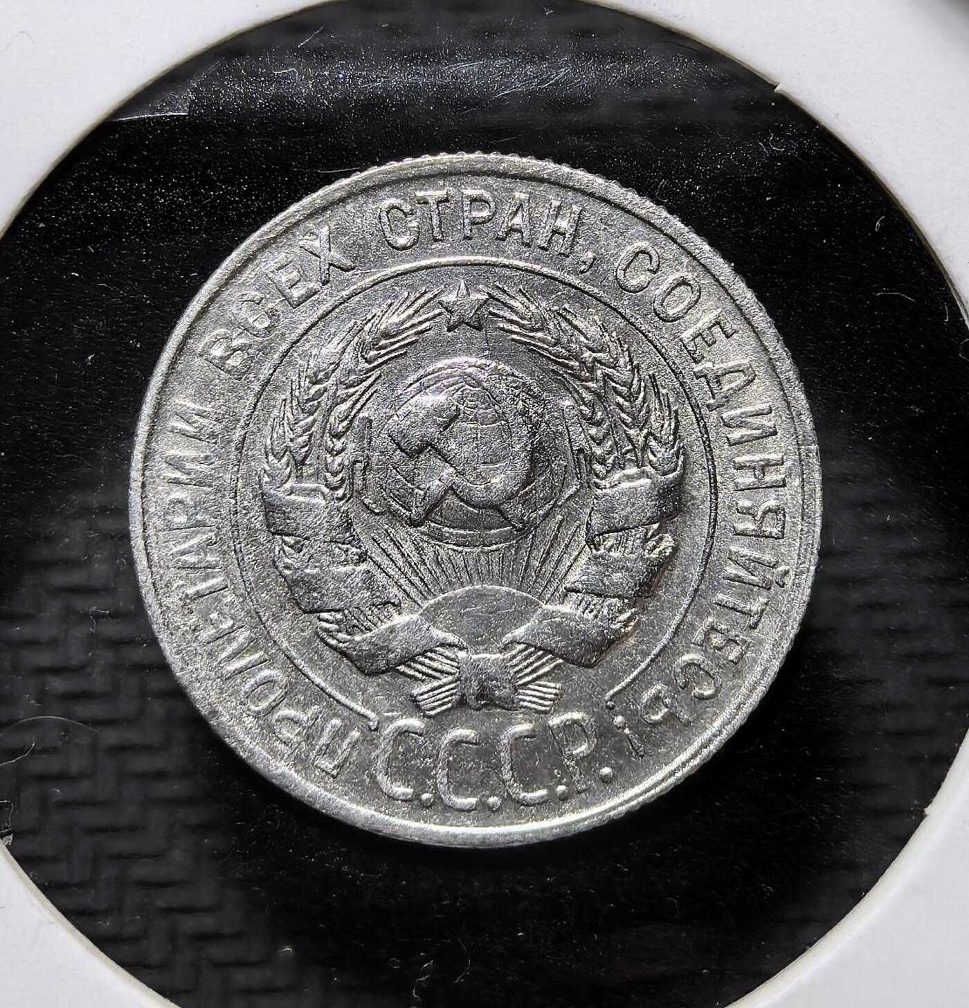 外国优质老铜币纪念币银币专场，周六晚上九点倒数截拍，满百包邮，周日发货,可寄存半年，喜欢朋友微信扫描二维码可直接参拍