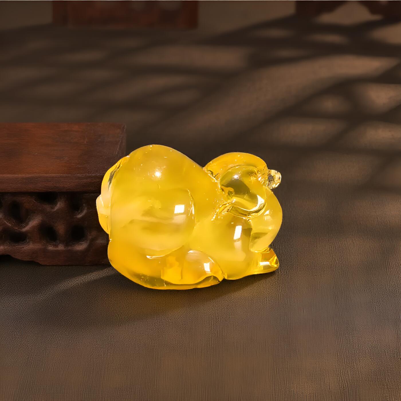 碧月说宝 君子怀瑾·当代和田玉清风专场(八) 福气满满蜜蜡小福猪吊坠