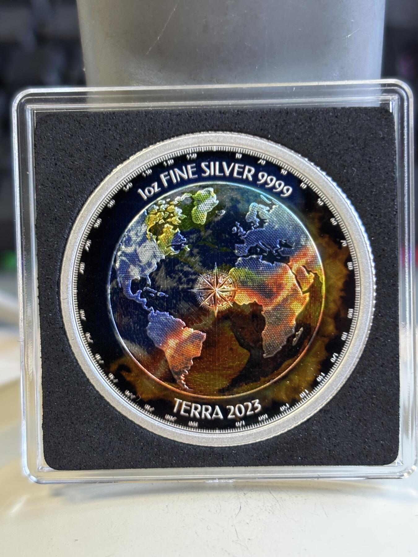 第197期拍卖 纽埃2023年全球变暖燃烧地球系列3彩色1盎司纪念银币，999银，发行100枚银价584