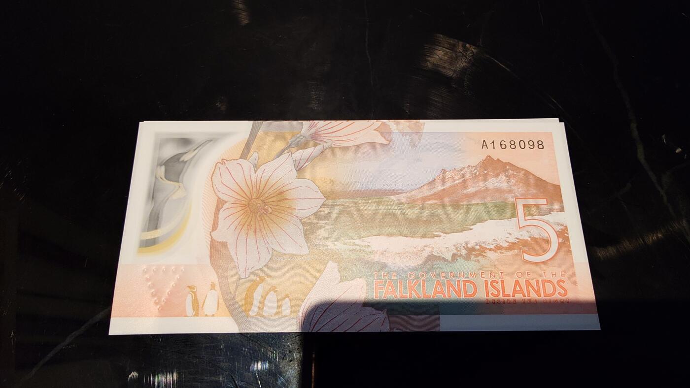 世界钱币～微拍第245期暨2026年第26期  新货卖剩品种部分上架提供选购 2025年福克兰群岛5镑 全新绝品无47倒置号 尾号069