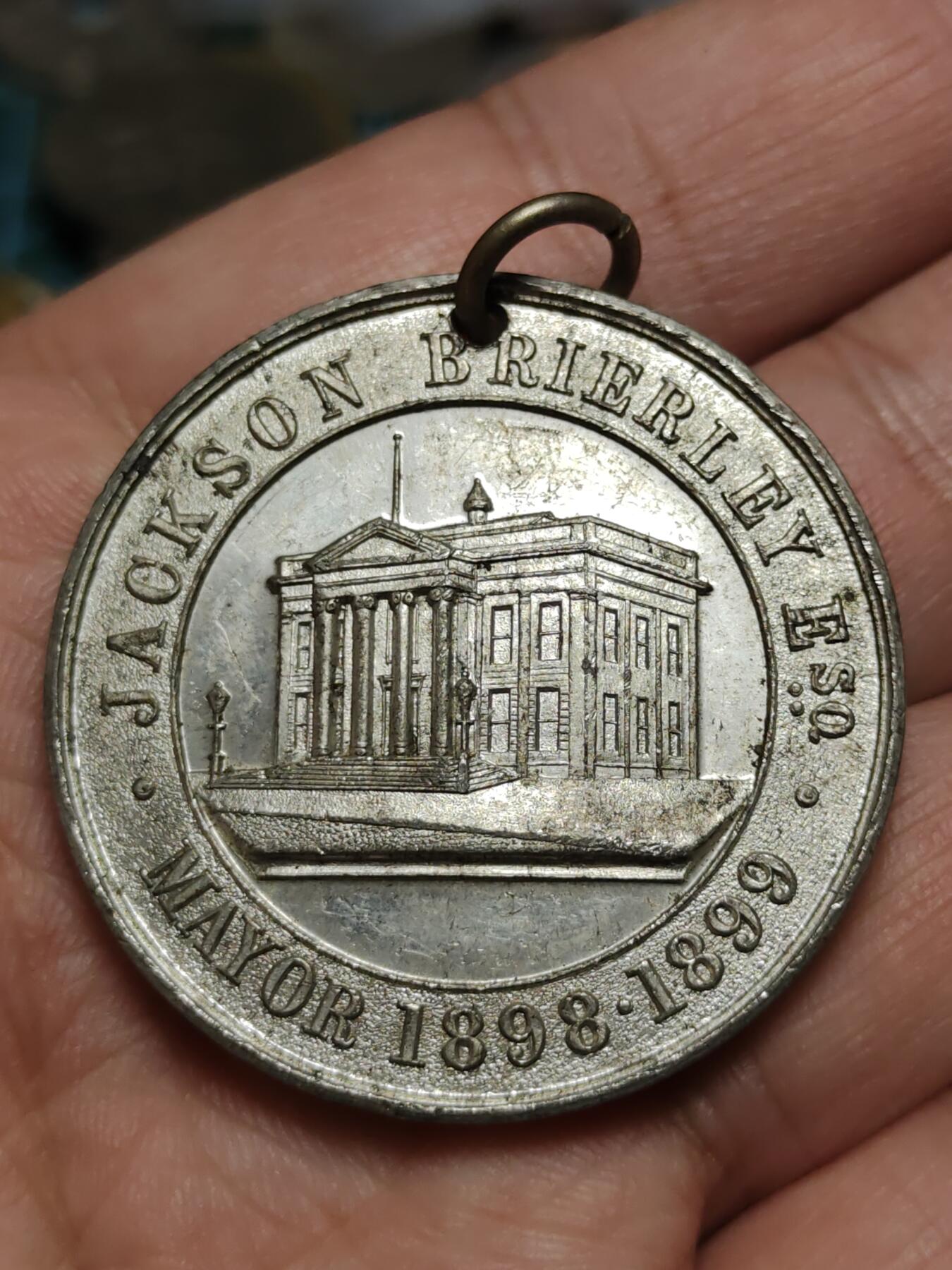 2026年第四十三场(总第二百一十二场）外国好品散币场(免佣金) 英国🇬🇧1899年英国奥尔德姆市政金禧庆典纪念章，同时纪念1898-1899年杰克逊·布里尔利就任奥尔德姆市长，直径38.7mm，重13.4克