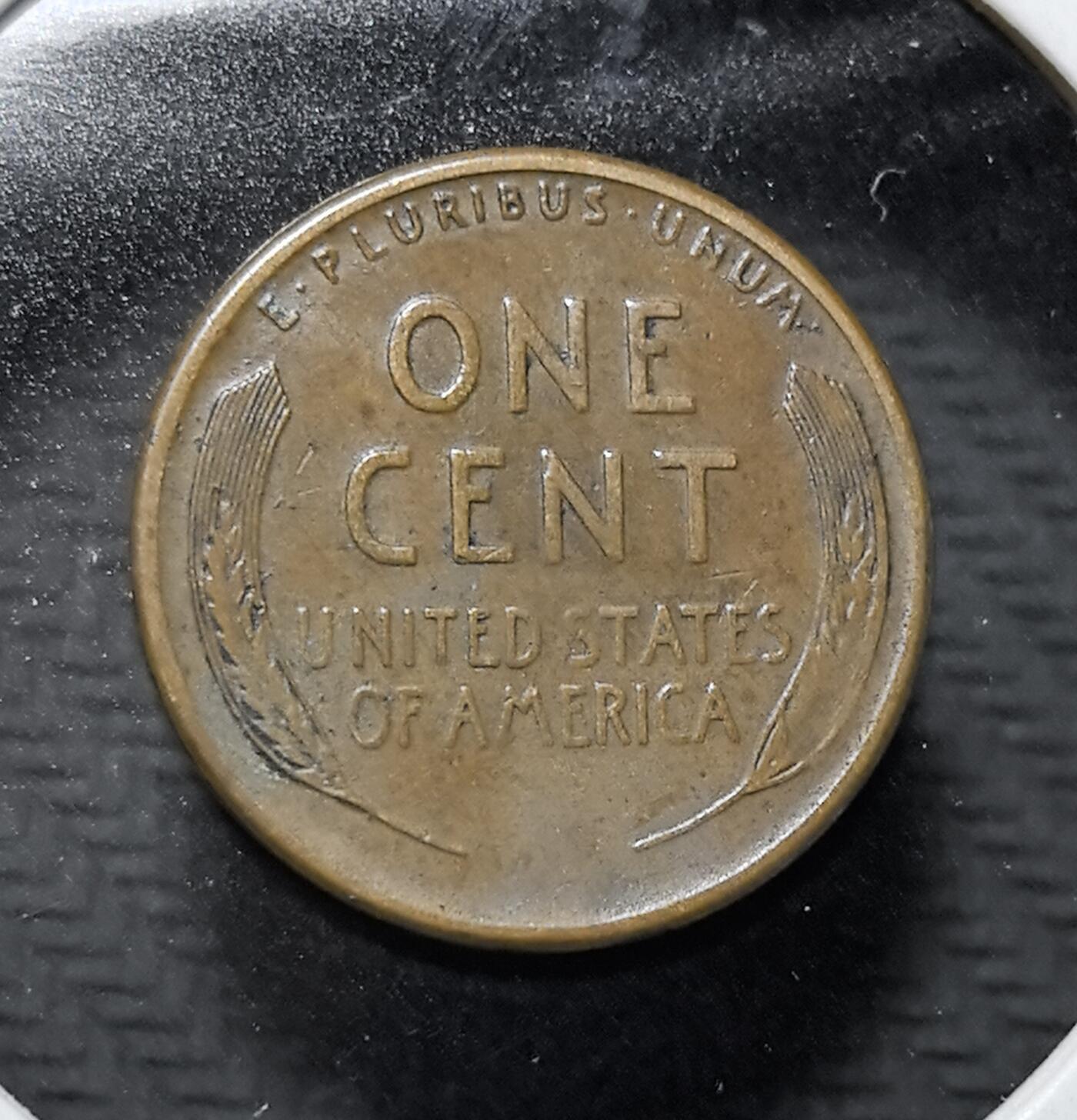 外国优质老铜币纪念币银币专场，周六晚上九点倒数截拍，满百包邮，周日发货,可寄存半年，喜欢朋友微信扫描二维码可直接参拍