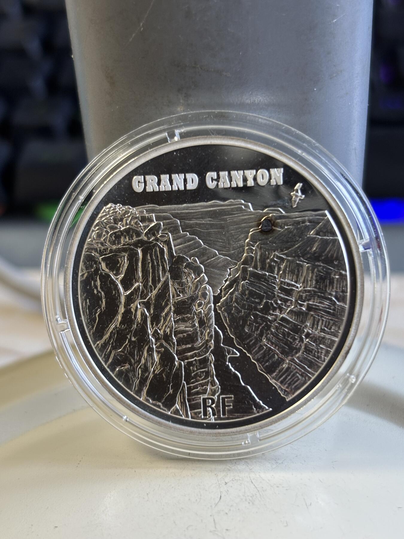 第197期拍卖 法国2008年世界文化遗产美国大峡谷国家公园精制纪念银币，900银，发行5000枚，22.2克，有氧化