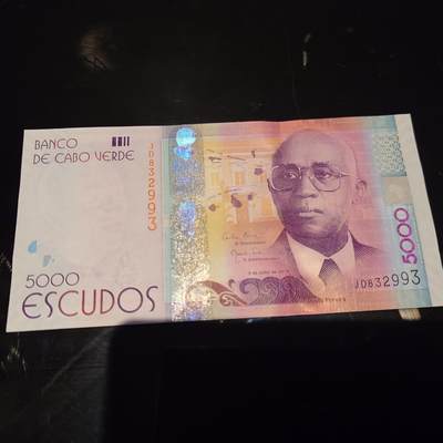 世界钱币～微拍第245期暨2026年第26期  新货卖剩品种部分上架提供选购 - 2014年佛得角5000 全新绝品无47尾号993