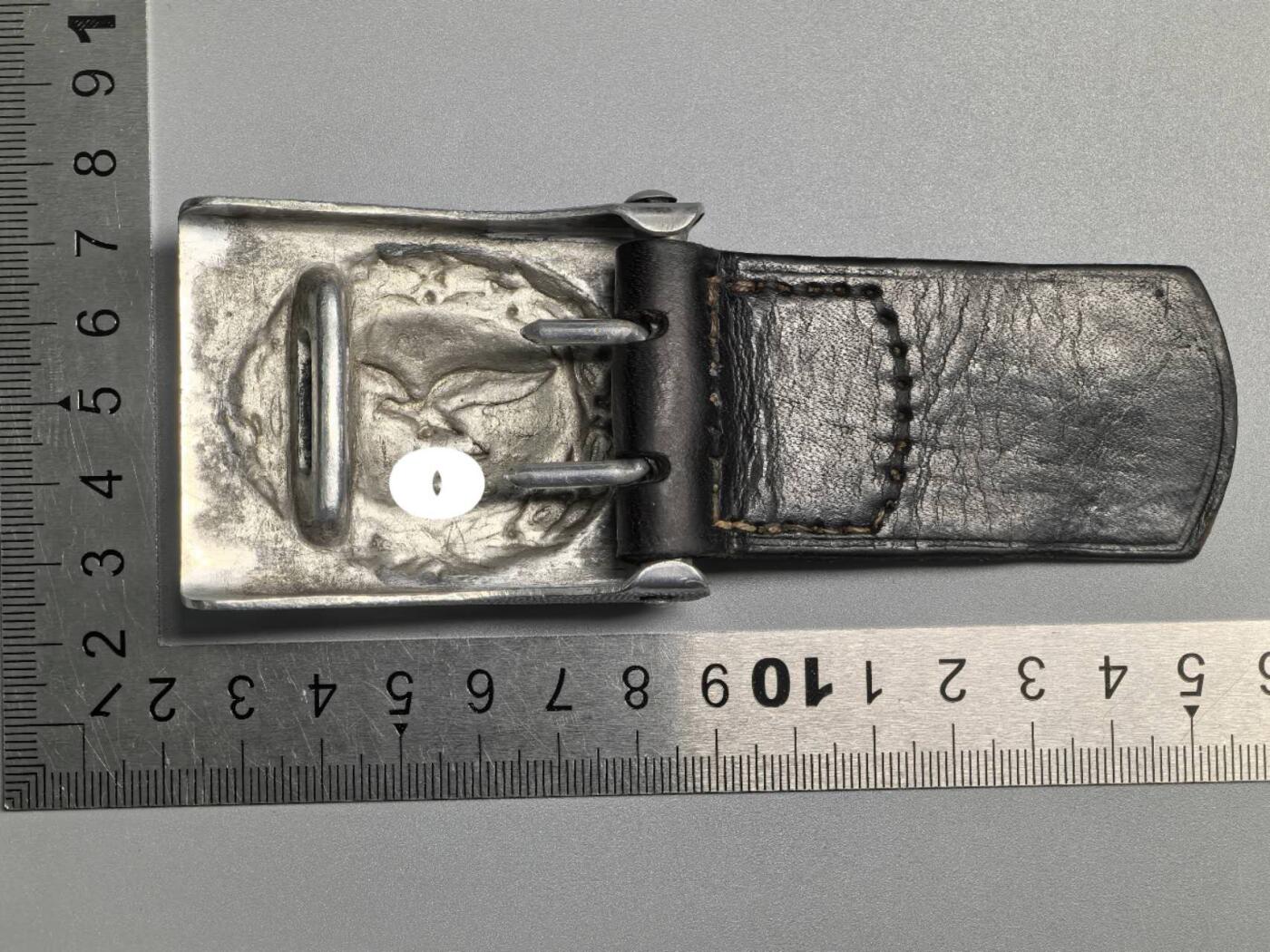 小驴勋章奖章收藏4月11日周六晚六点拍卖（珍爱和平，收藏战争，铭记历史，勿忘国耻，忠党爱国。有偿代拍，送拍规则在简介最后，参拍须阅读规则后再参拍，关系到运费包装发货时效真假辨别等关键信息，拍卖时不再发原图，看大图店主微信码在拍卖店铺介绍里） 1939年空军腰带扣