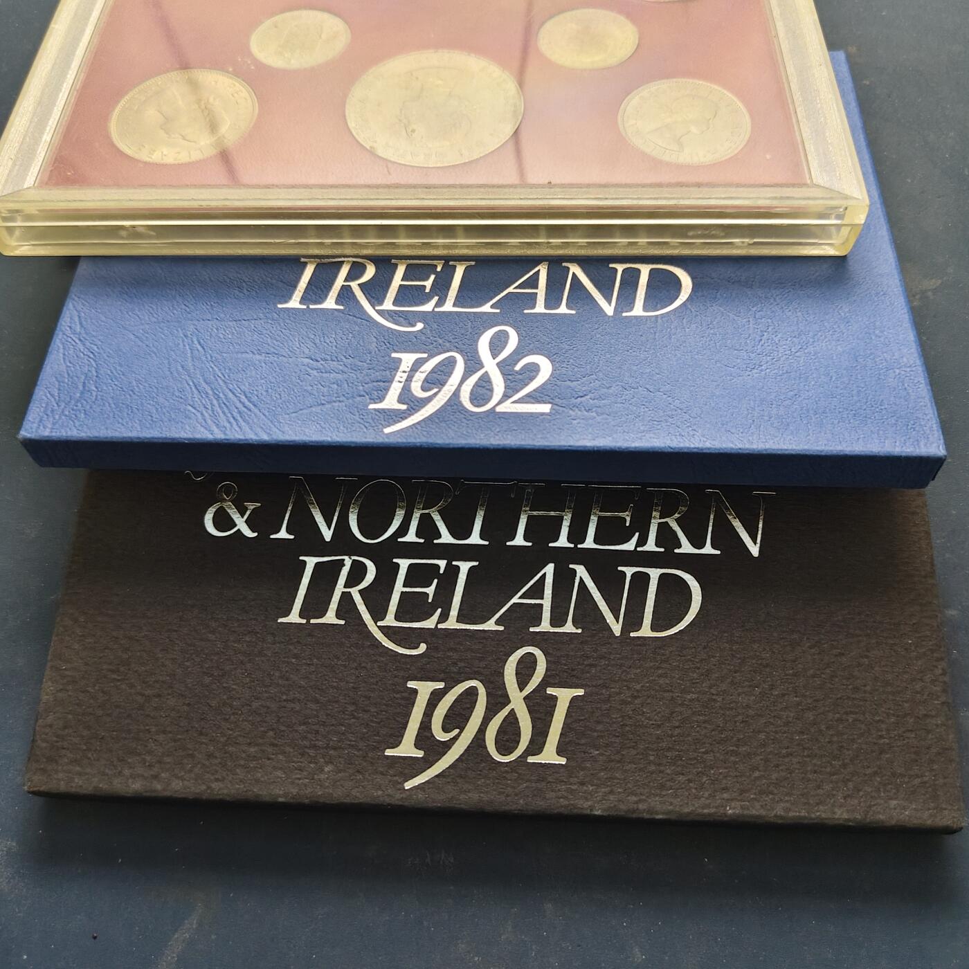 【全场包邮】纯粹捡漏拍521场 英国盒装套币3盒一组-1961-1967年十二进制盒装带克朗币+1982年官方精制套币+1981年官方精制套币