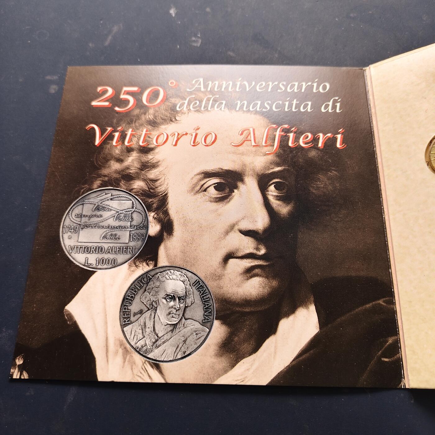 【全场包邮】纯粹捡漏拍521场 意大利+圣马力诺官方封装套币3套一组-意大利1999年10枚套（无银币）+圣马力诺2000年7枚套（无银币）+圣马力诺2001年7枚套币（无银币）