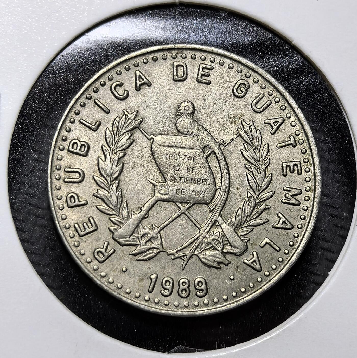 外国优质老铜币纪念币银币专场，周六晚上九点倒数截拍，满百包邮，周日发货,可寄存半年，喜欢朋友微信扫描二维码可直接参拍 危地马拉玛雅女神25 分，正面为玛雅女性形象，彰显本土印第安文化，背面是危地马拉国徽与格查尔鸟，见证中美洲国家历史与文化传承。