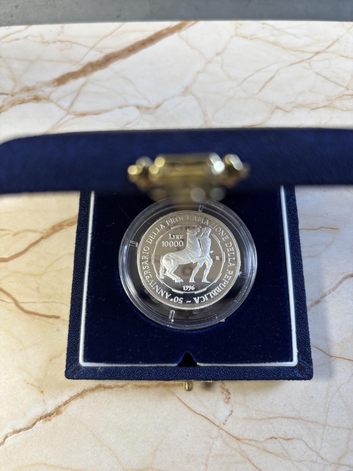 第197期拍卖 意大利1996年共和国成立50周年10000里拉精制银币，10000枚，发行10000枚，