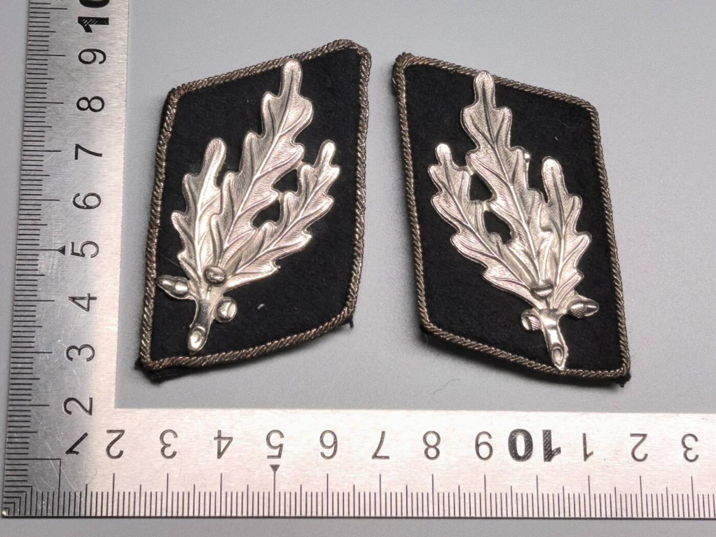 小驴勋章奖章收藏4月11日周六晚六点拍卖（珍爱和平，收藏战争，铭记历史，勿忘国耻，忠党爱国。有偿代拍，送拍规则在简介最后，参拍须阅读规则后再参拍，关系到运费包装发货时效真假辨别等关键信息，拍卖时不再发原图，看大图店主微信码在拍卖店铺介绍里） 现代工艺品 SS领章 非原品