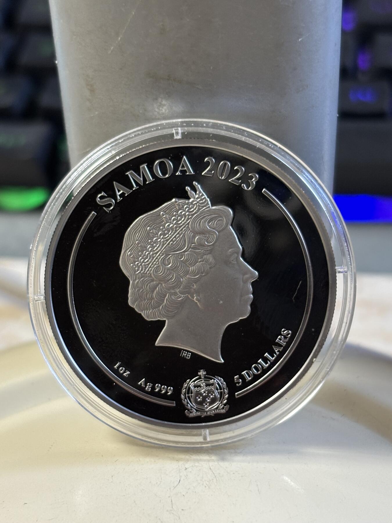 第197期拍卖 萨摩亚2023年指环王系列阿苟纳斯巨像镀金纪念银币，999银镀金，1盎司，发行1499枚，有氧化