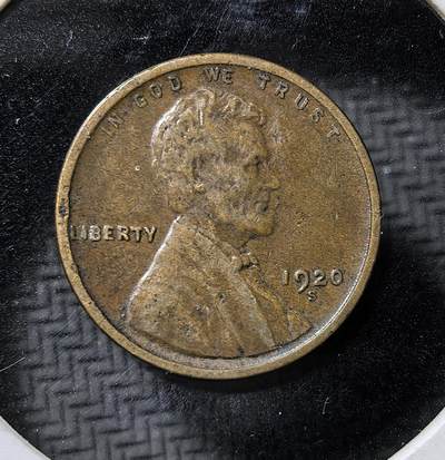 外国优质老铜币纪念币银币专场，周六晚上九点倒数截拍，满百包邮，周日发货,可寄存半年，喜欢朋友微信扫描二维码可直接参拍 - 美国1920 年S版林肯小麦 1 美分铜币