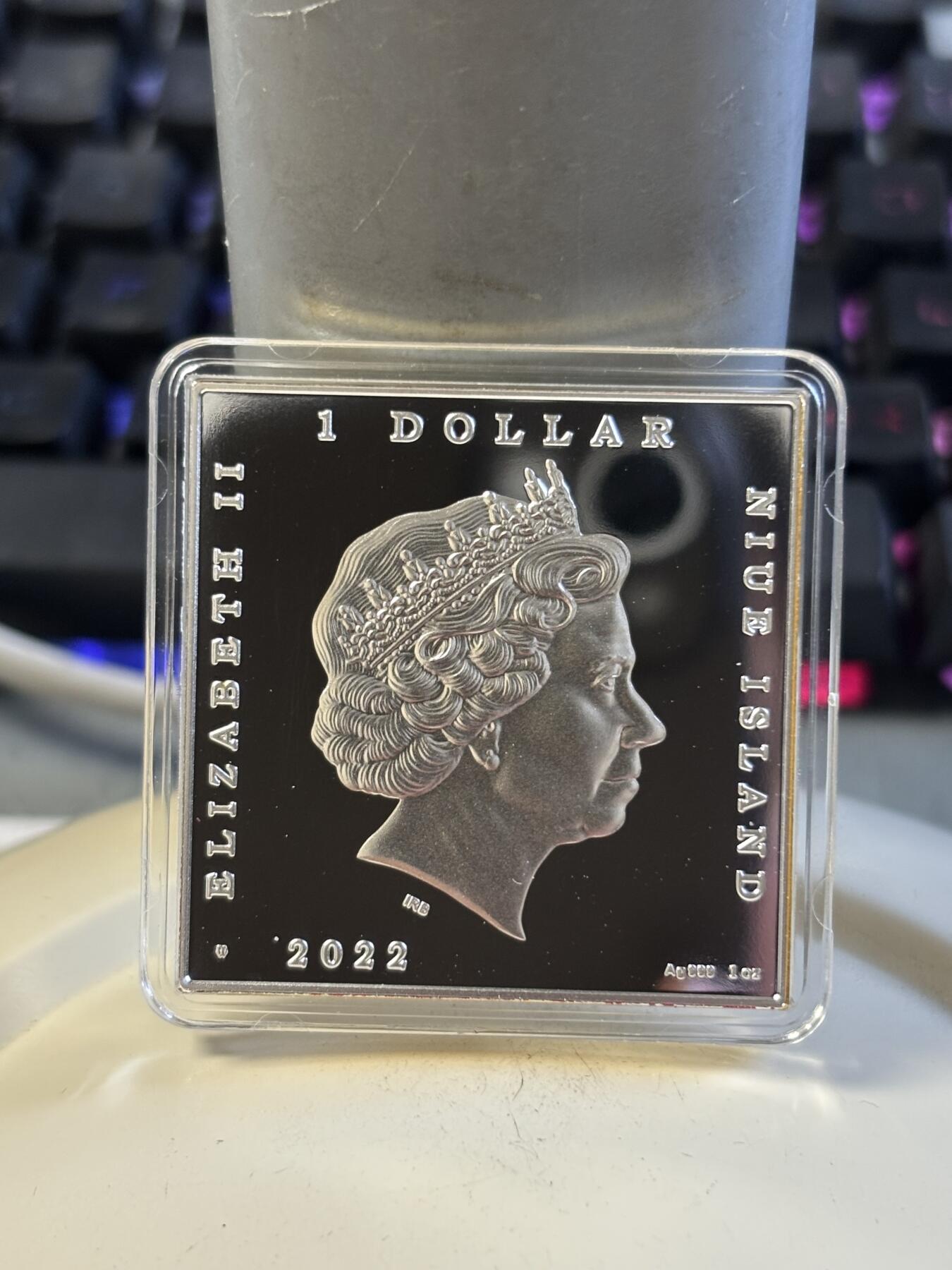 第197期拍卖 纽埃2022年世界名画系列梵高杏花开1盎司彩色银币，999银，发行999枚